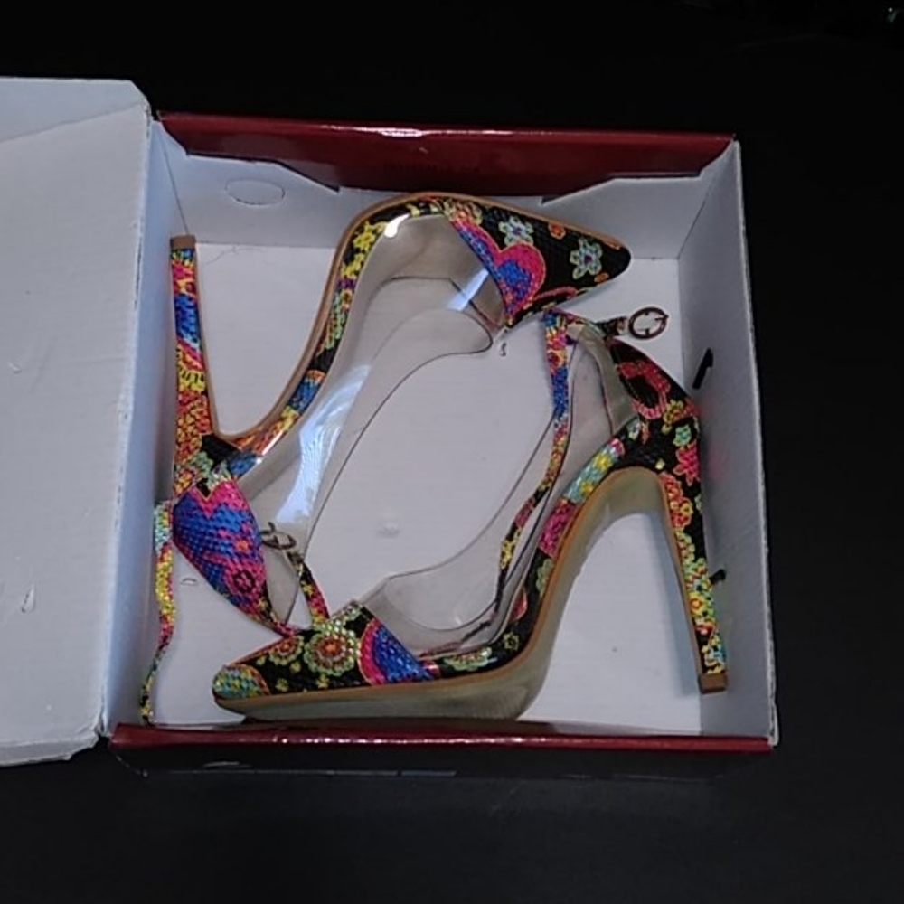 Heel like new